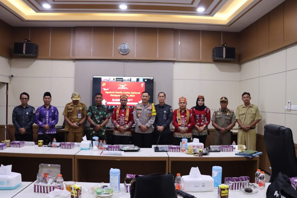 Ngobrol Lintas Sektoral yang di adakan oleh KPUD Kabupaten Kapuas di Aula Polres Kapuas, Senin (8/1/2024).