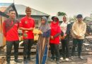 Camat Bataguh Salurkan Kepedulian, Sambangi Korban Kebakaran di Pulau Mambulau
